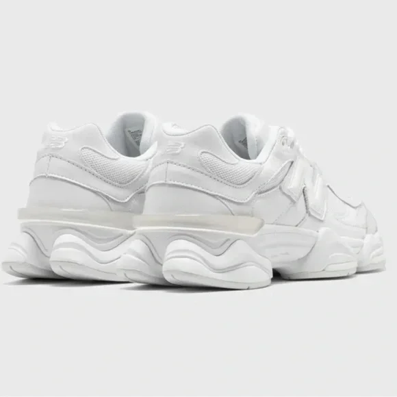 New Balance 9060 Triple White U9060NRJ UNISEX Sneaker Women's 8 - NIB - Picture 4 of 10